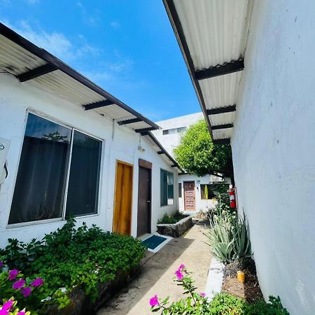 Hostal Darwin Puerto Ayora  Eksteriør bilde
