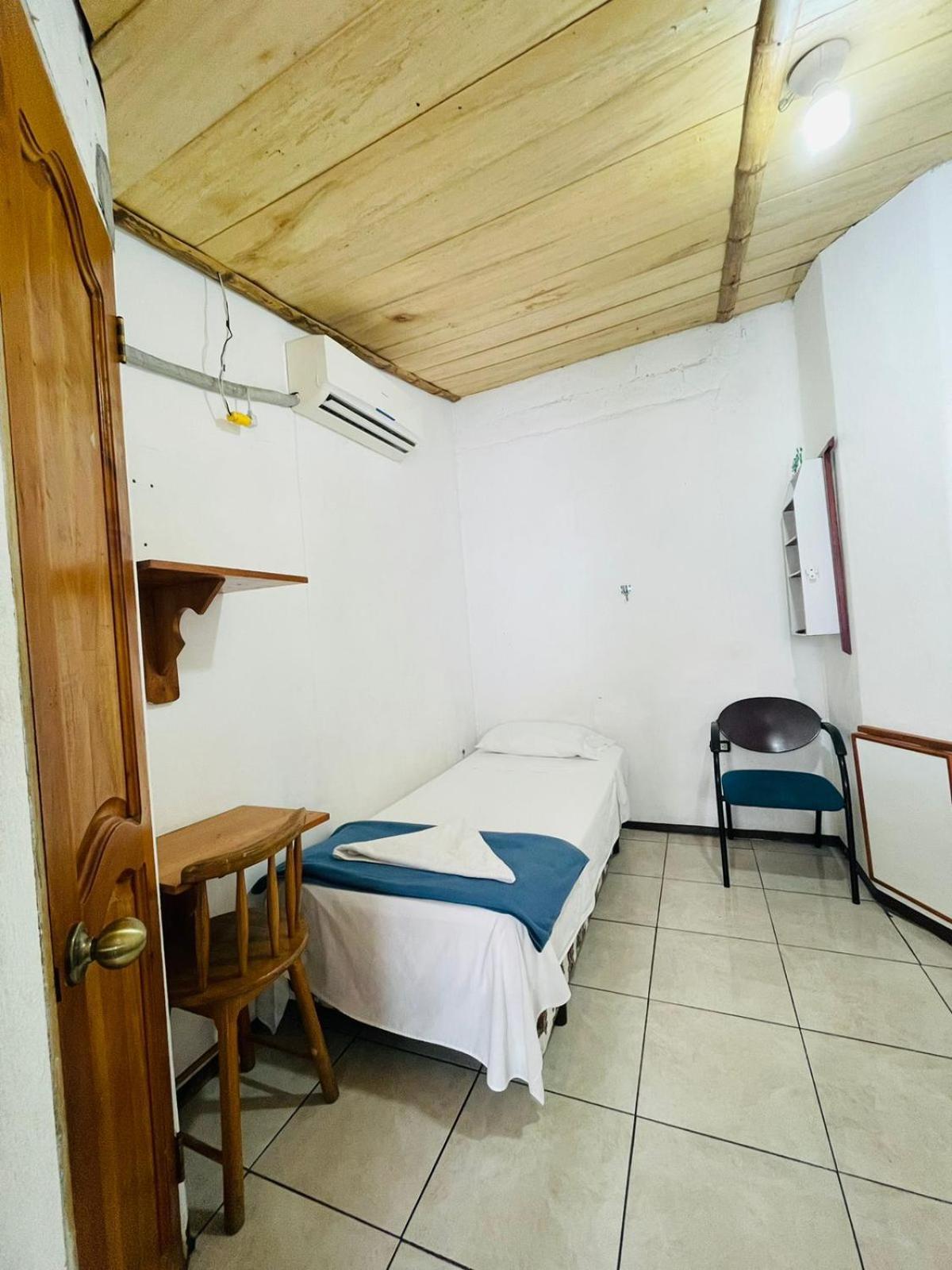Hostal Darwin Puerto Ayora  Eksteriør bilde
