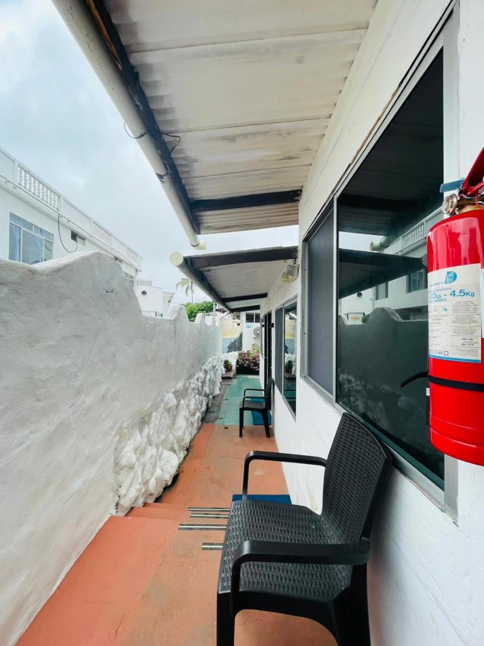 Hostal Darwin Puerto Ayora  Eksteriør bilde